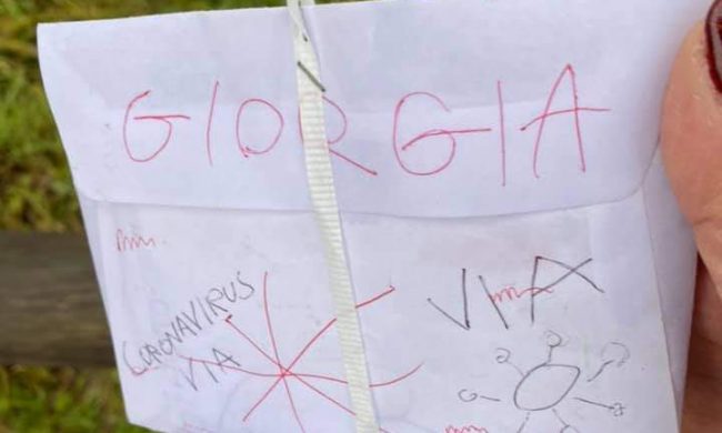 Affidata al vento, la letterina di Giorgia è arrivata da Lomazzo fino a Milano