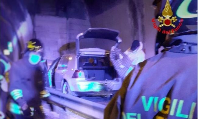 Doppio incidente in Statale 36: 56enne si schianta in galleria e muore