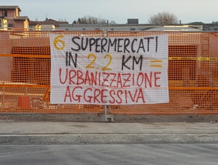 Fridays For Future contro la concentrazione di supermercati tra Camerlata e Rebbio