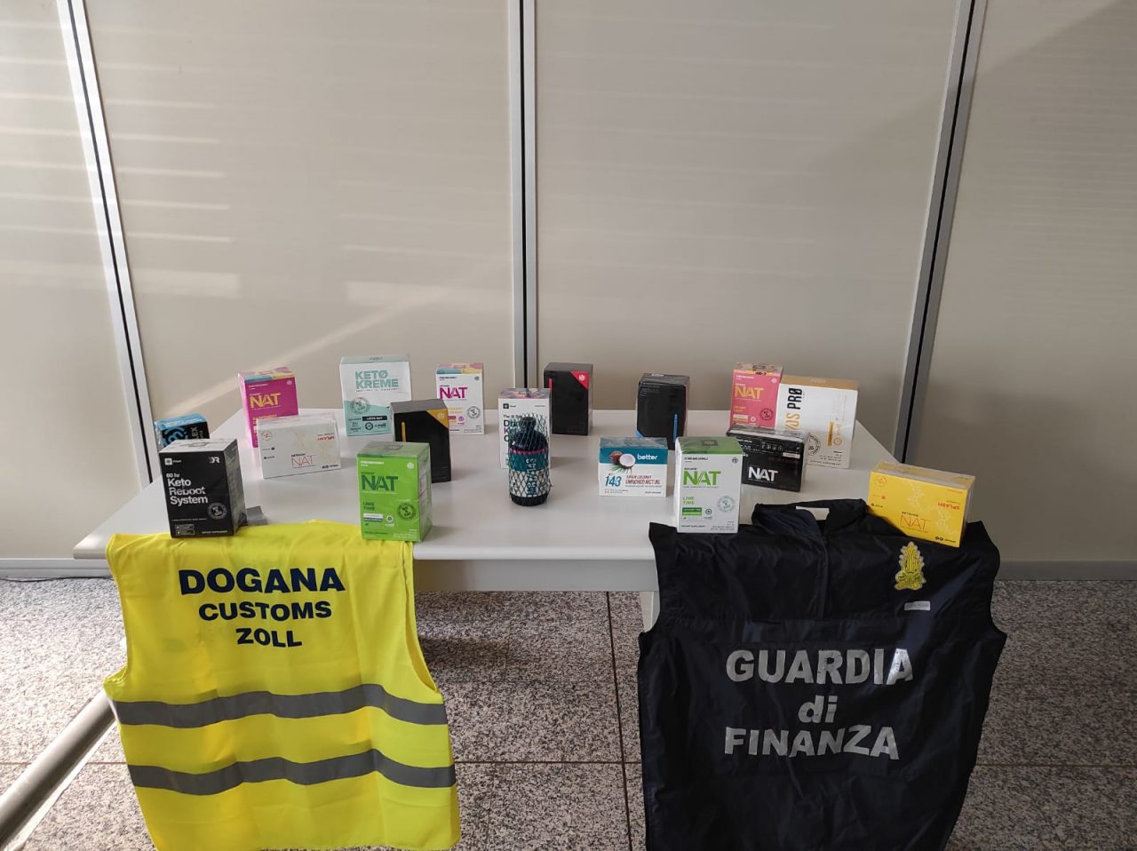Fermata alla dogana di Brogeda con integratori alimentari irregolari del valore di 23mila dollari