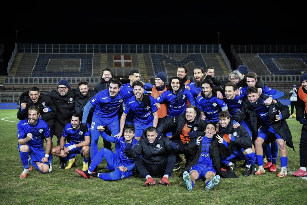 Como Calcio i lariani aspettano il derby da primi della classe