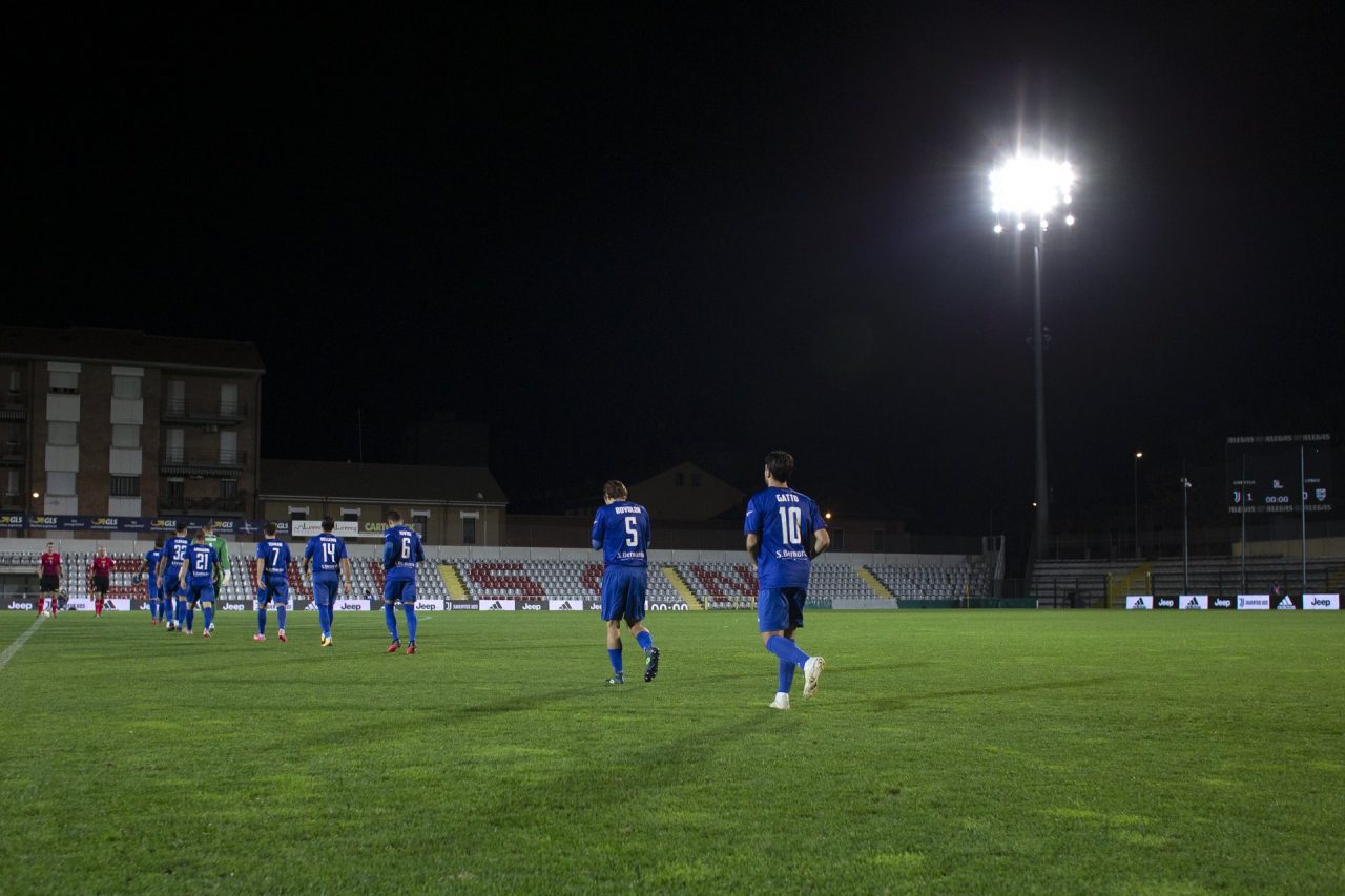 Como calcio è la sera del grande big match contro la capolista Renate