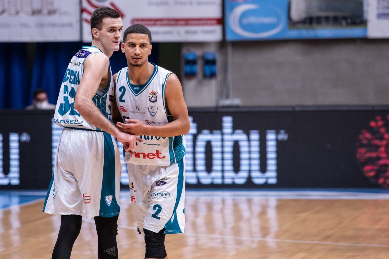 Pallacanestro Cantù in campo domenica contro Pesaro. Coach Pancotto: “Serve fiducia”