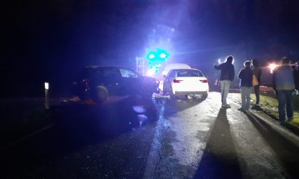 Incidente a Montorfano, quattro auto coinvolte e una finisce nella rivetta FOTO