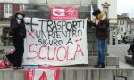 Studenti in protesta in piazza Volta a Como: "Non basta riaprire, ciò che conta è come si riapre"