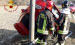 Si ribalta con l'auto: incidente a Fino Mornasco