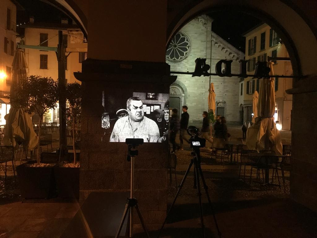 Easy Street, il corto che porta Chaplin nelle strade deserte di Como VIDEO
