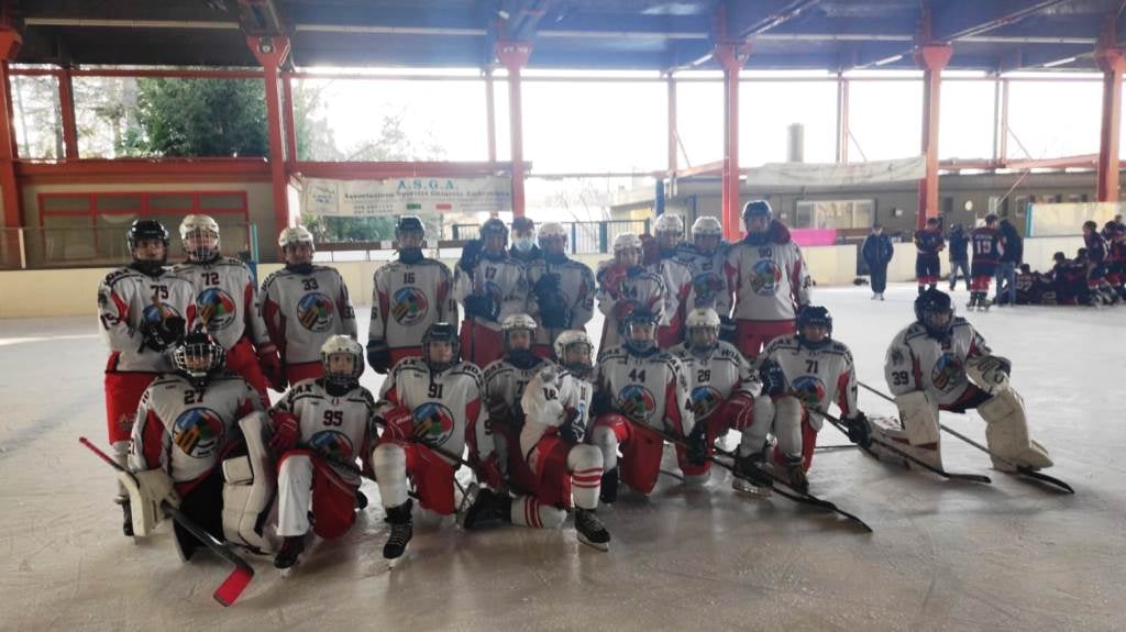 Hockey Como Under15 biancoblù niente da fare con i Gladiators capolisti