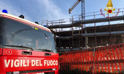 Tredicenne cade dal ponteggio di un cantiere a Monte Olimpino: è gravissima