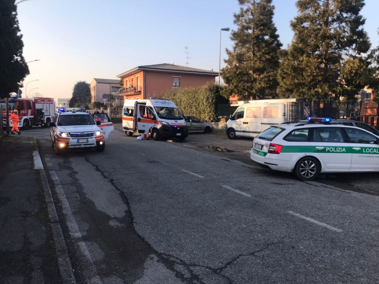 Incendio in un’azienda a Perticato: soccorse tre persone