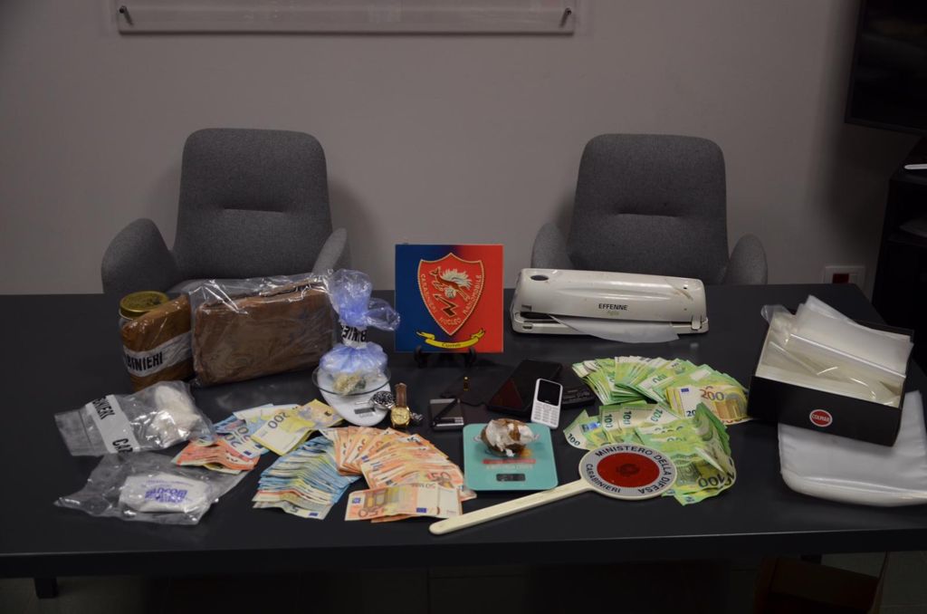 Operaio arrestato per spaccio: nel deposito droga e 19mila euro in contanti