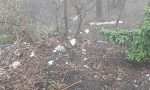 I boschi di Civiglio sommersi dai rifiuti abbandonati: la rabbia dei residenti