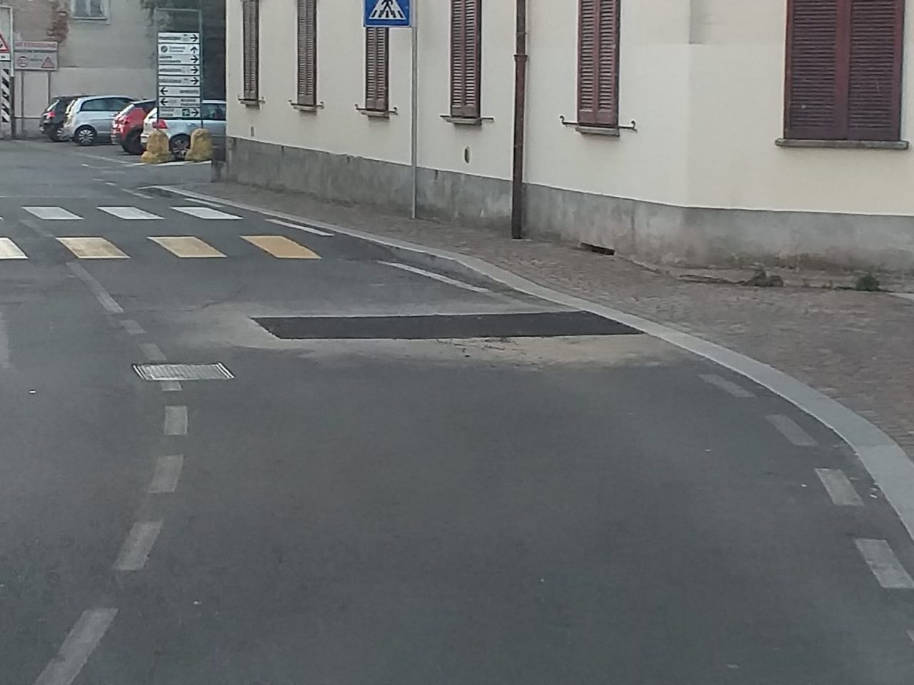 Buche a Novedrate: ieri operai al lavoro in via Isimbardi