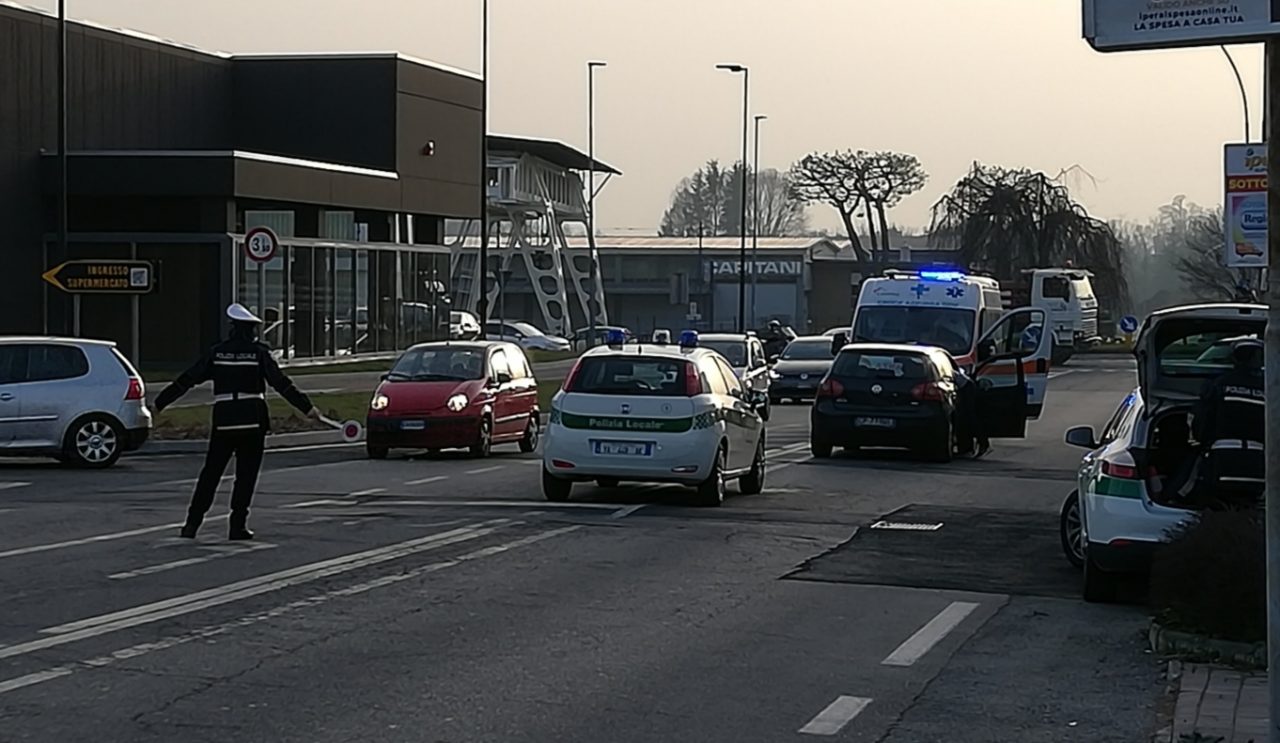 Incidente a Cantù arriva l’ambulanza