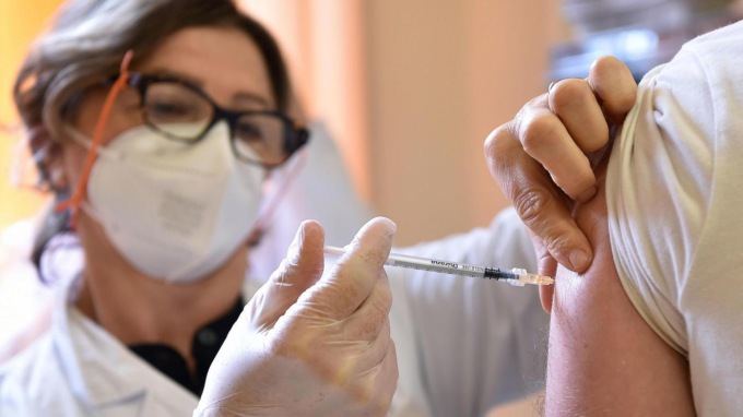 Vaccino antiCovid, terza dose: a Mariano la somministrazione in farmacia