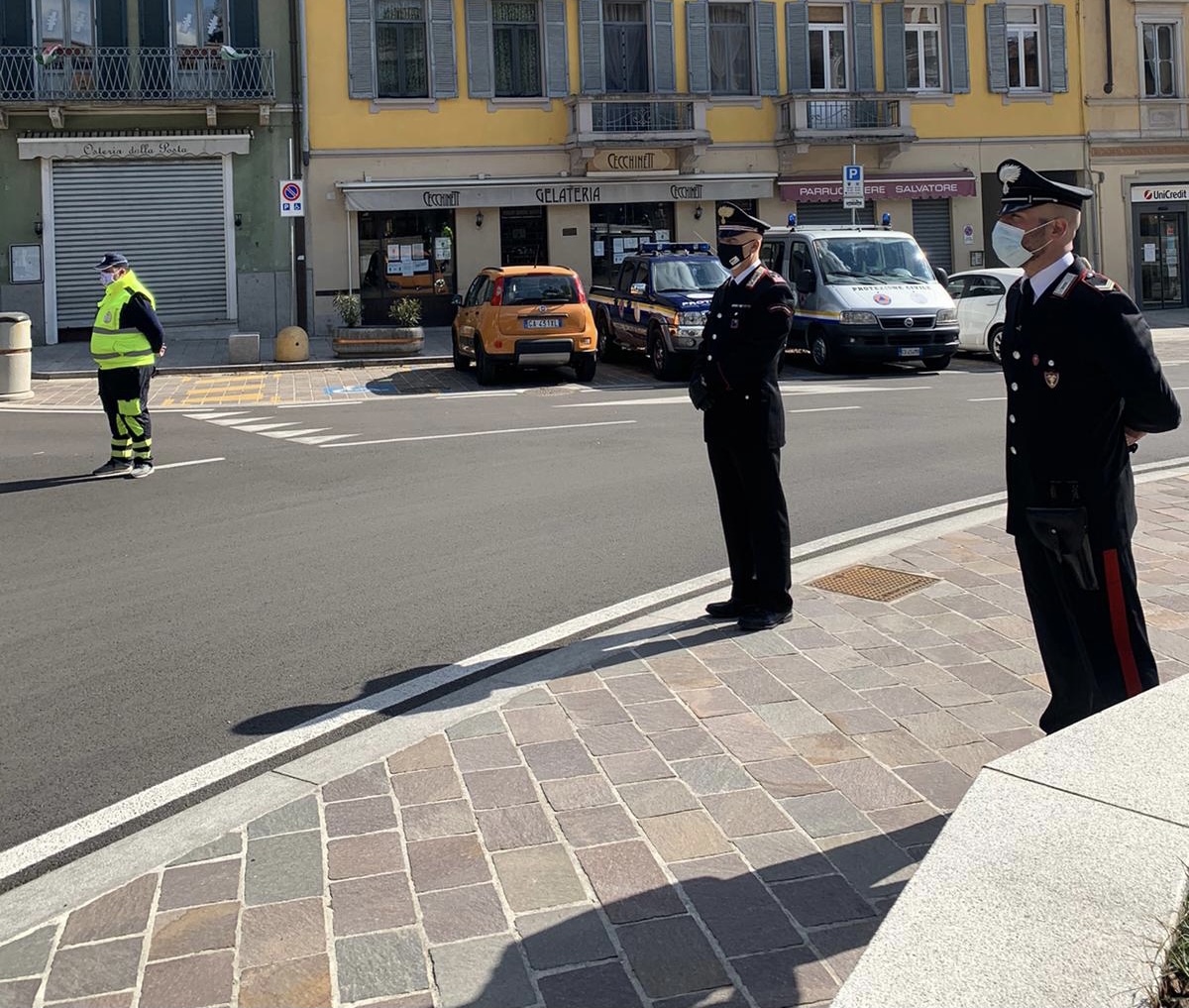 coronavirus, manifestazione ad appiano gentile