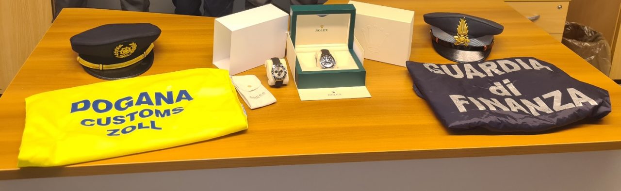 Trasportava orologi di lusso da Bellinzona a Milano: inglese denunciato per contrabbando ed evasione