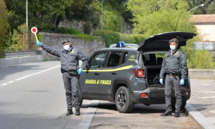 Controlli alla dogana di Bizzarone: fermate quattro persone e intercettati 150mila euro non dichiarati