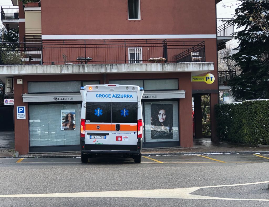 Rapina all’ufficio postale: malviventi in fuga con 20mila euro. Paura per i dipendenti