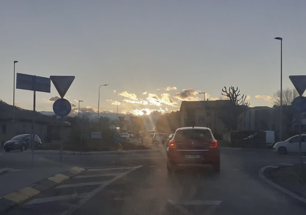 Incidente ad Albese con Cassano investito un ciclista, è grave