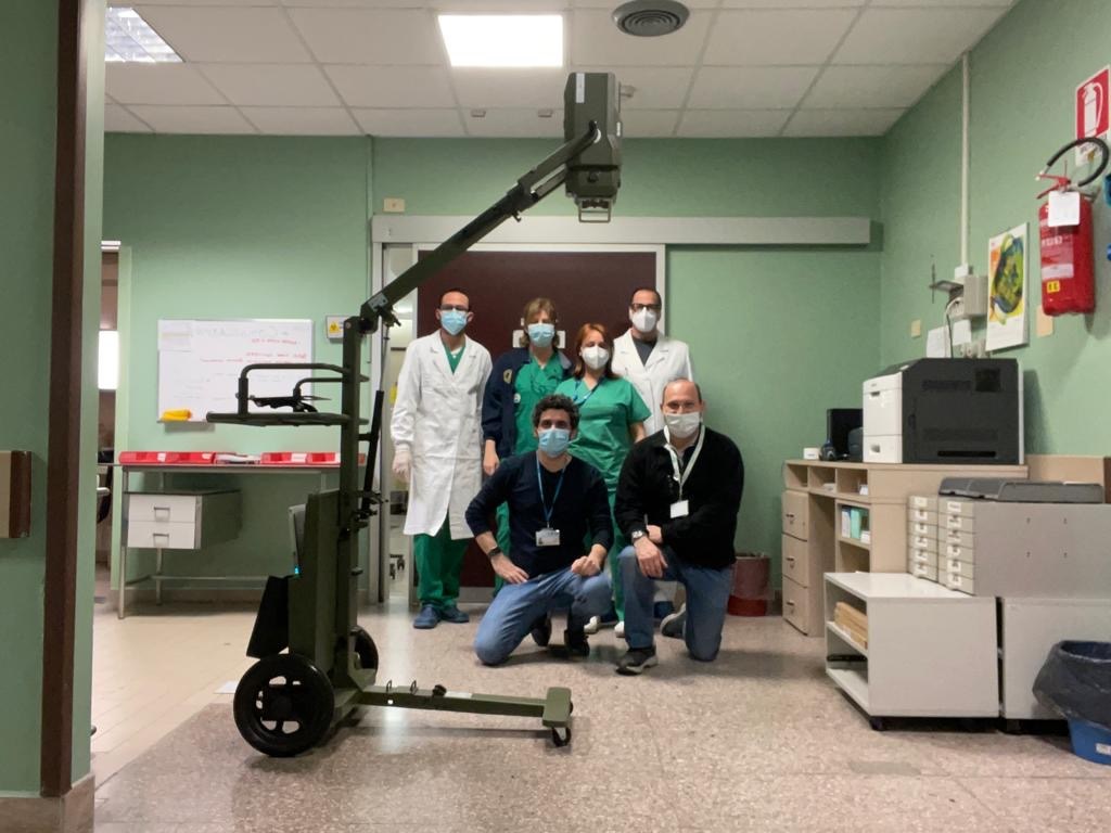 All’ospedale di Menaggio consegnata un’unità mobile per le radiografie: “Diagnosi più rapide e con meno radiazioni”