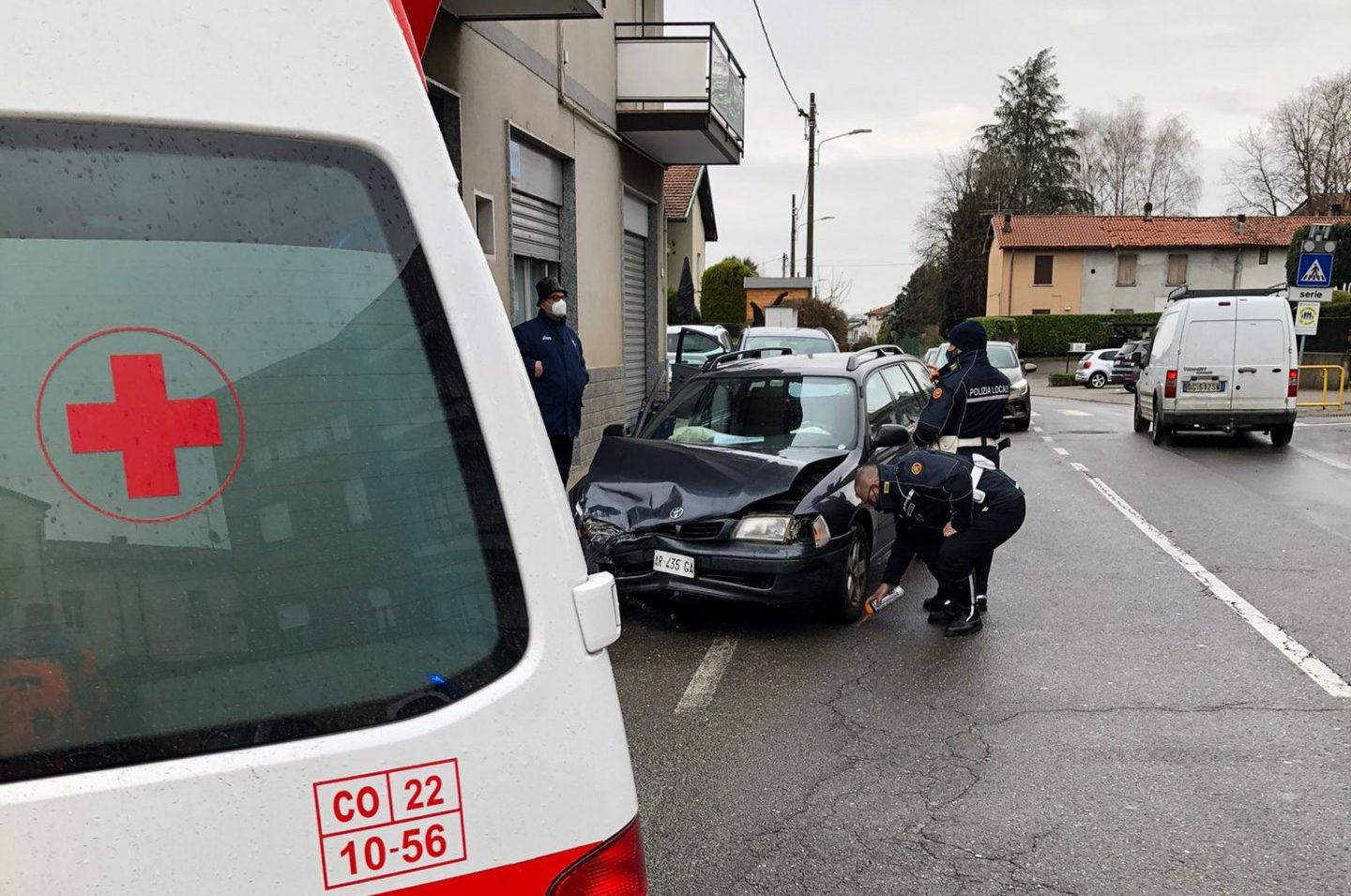 Incidente a Cantù scontro tra due auto in via Prima Como