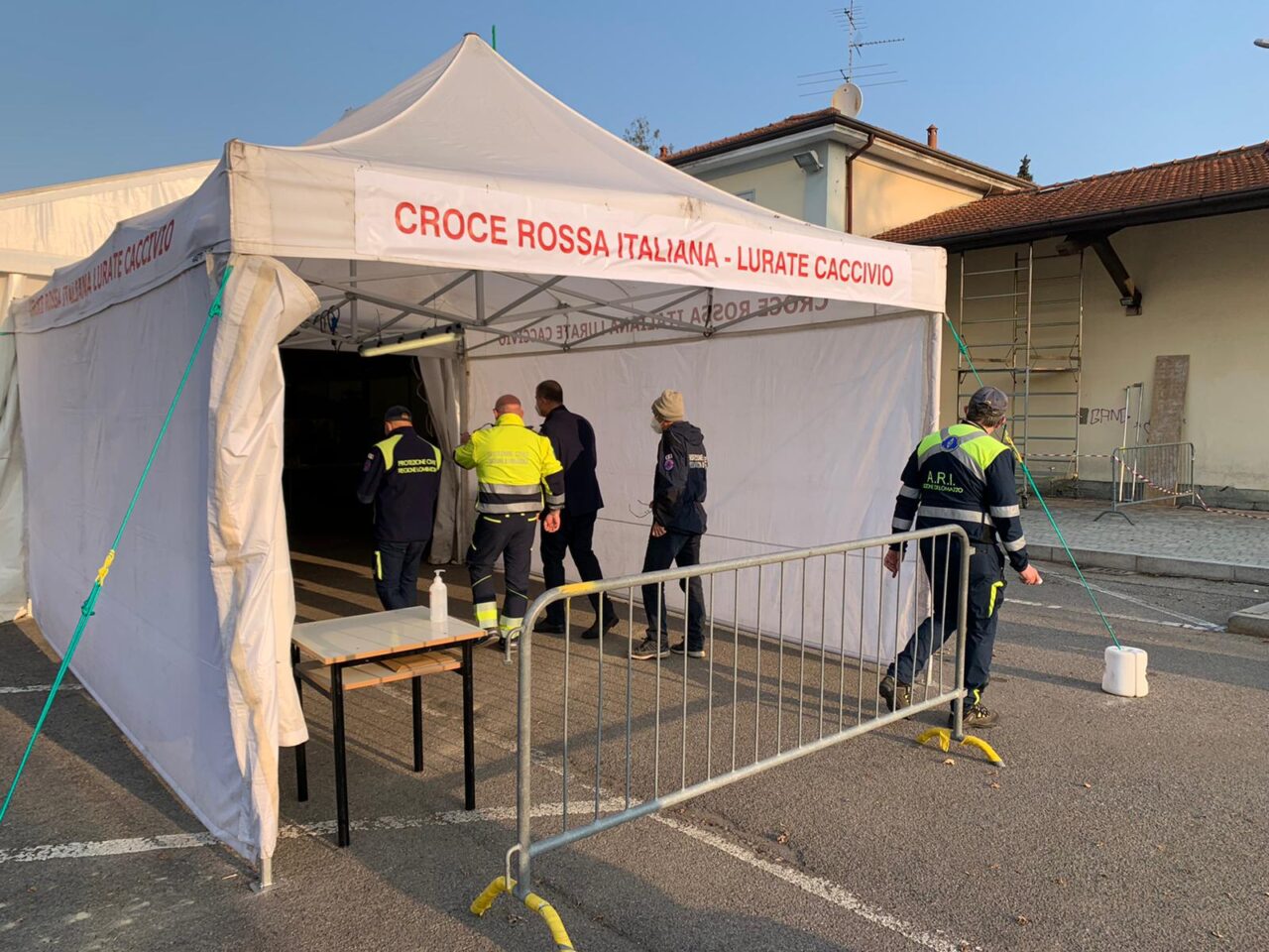 Vaccinazioni simulate all’hub, la dottoressa resta in servizio nell’ambulatorio
