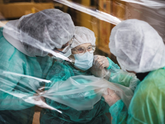 Alla Ca’ d’Industria di Rebbio arriva “la stanza degli abbracci”: a donarla il sindacato dei pensionati