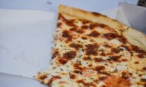 Como, vuole consegnare due pizze mai ordinate per conto di Pizzeria Italiana: "Non era un nostro dipendente"