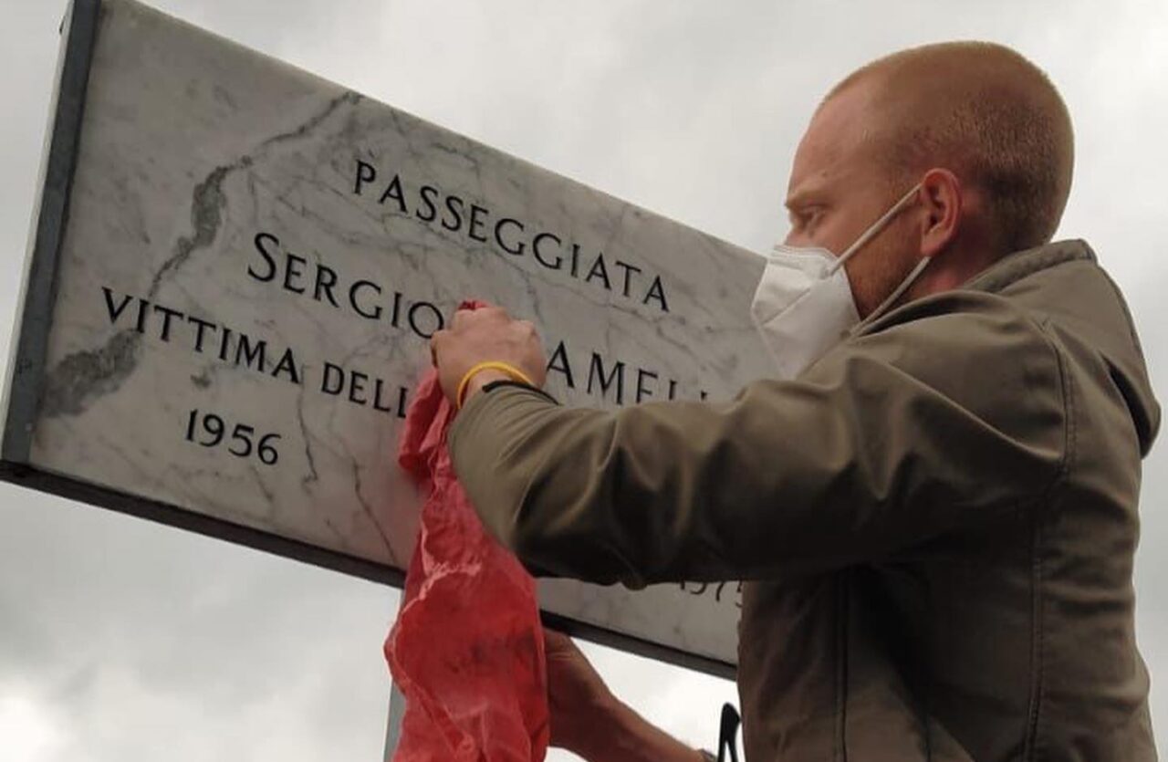 Imbratta la targa a Sergio Ramelli: rintracciato dalla Polizia Locale il vandalo