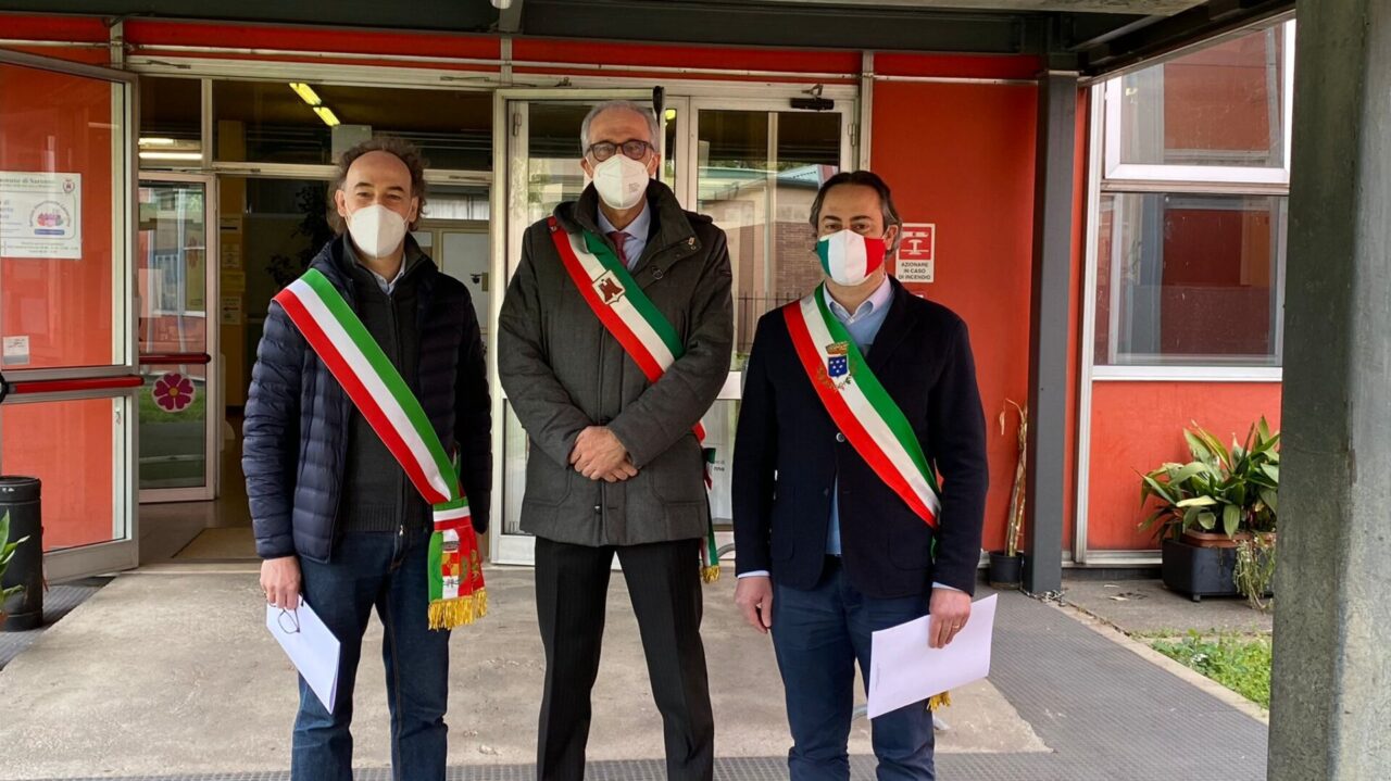 Taglio del nastro al centro vaccinale di Saronno, verrà utilizzato anche per la Bassa Comasca