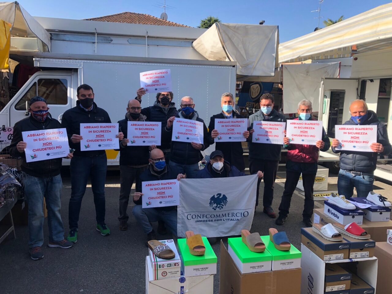 Mercato riaperto integralmente, l’appello degli ambulanti