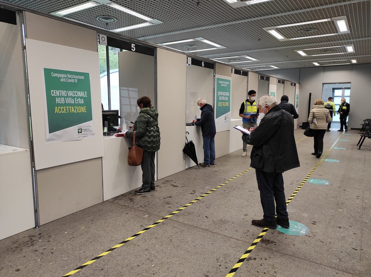 Villa Erba, l’hub vaccinale riapre dopo il maltempo. Over 60 senza appuntamento fino al 31 luglio
