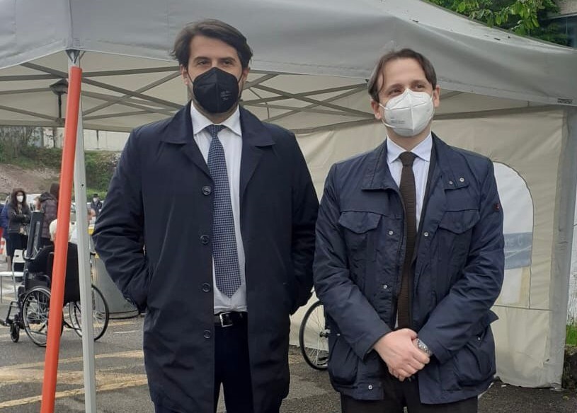 Il deputato Buffagni (M5s) all’hub di Lariofiere: “Ottima organizzazione”