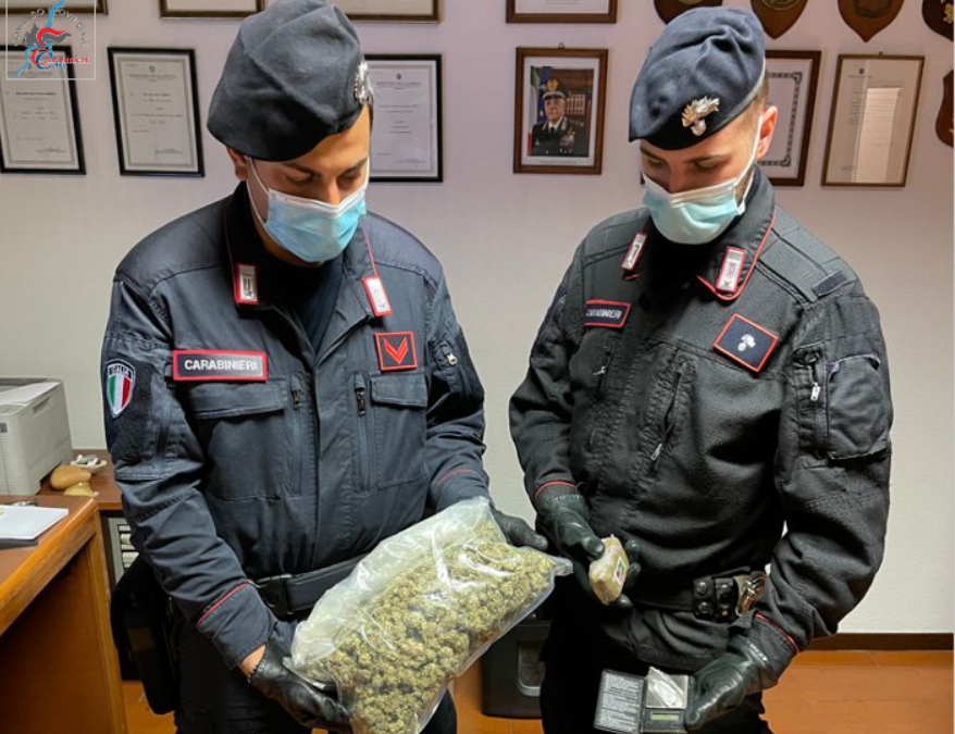 Nell’auto aveva hashish, marijuana e cocaina: arrestato a Bregnano