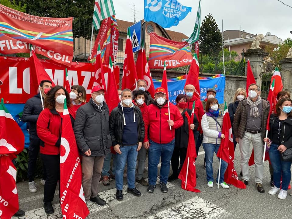 Festa dei Lavoratori, presidio alla Henkel: “E’ inaccettabile che un’azienda non in crisi decida di chiudere lo stabilimento”