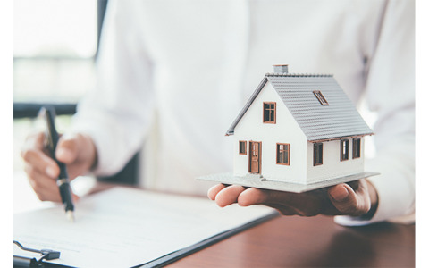 Tra lago e città, sempre più famiglie valutano una assicurazione sulla casa