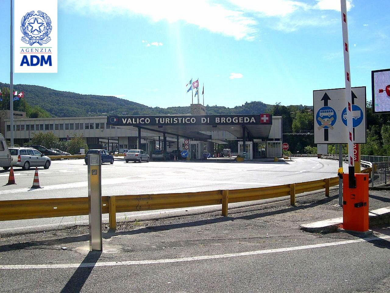 Contrabbandavano beni di lusso tra Italia e Svizzera, ora dovranno pagare 26mila euro