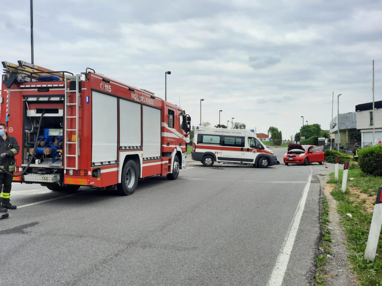 Schianto mortale fra auto e moto sulla Monza-Saronno: la vittima è un 44enne di Laglio