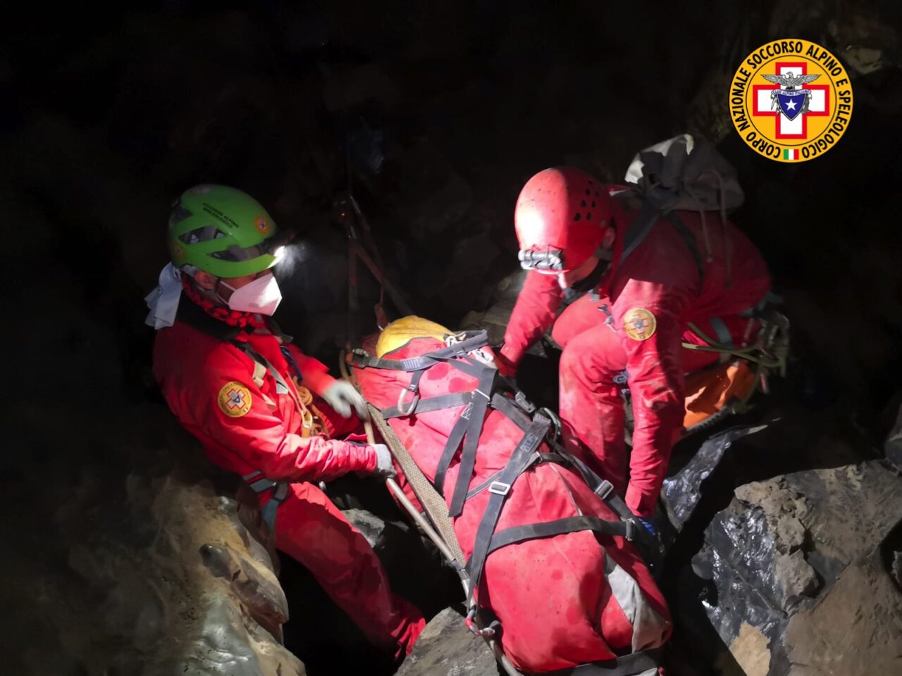 Esercitazione di soccorso speleologico a Zelbio