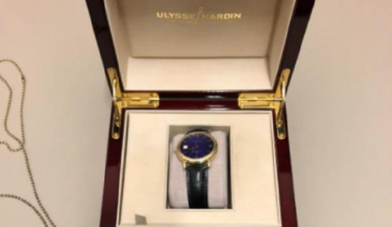 Nasconde un orologio di lusso in un peluche per varcare il confine: sanzionato un italiano