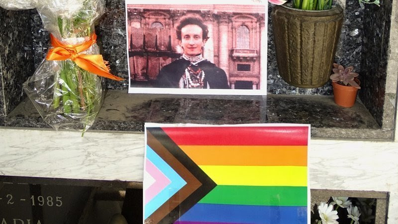 La petizione per l’attivista per i diritti lgbtqi+ Mario Mieli e l’appello al Comune: “E’ sepolto a Lora, si affigga una targa”