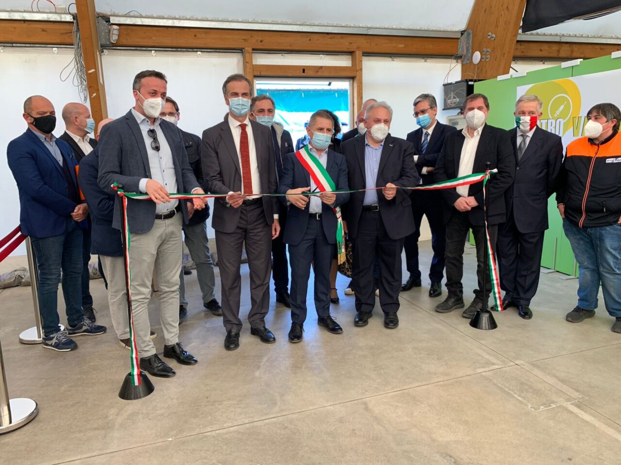 Inaugurato il centro vaccinale a Mariano. Il sindaco: “Una vittoria del territorio”