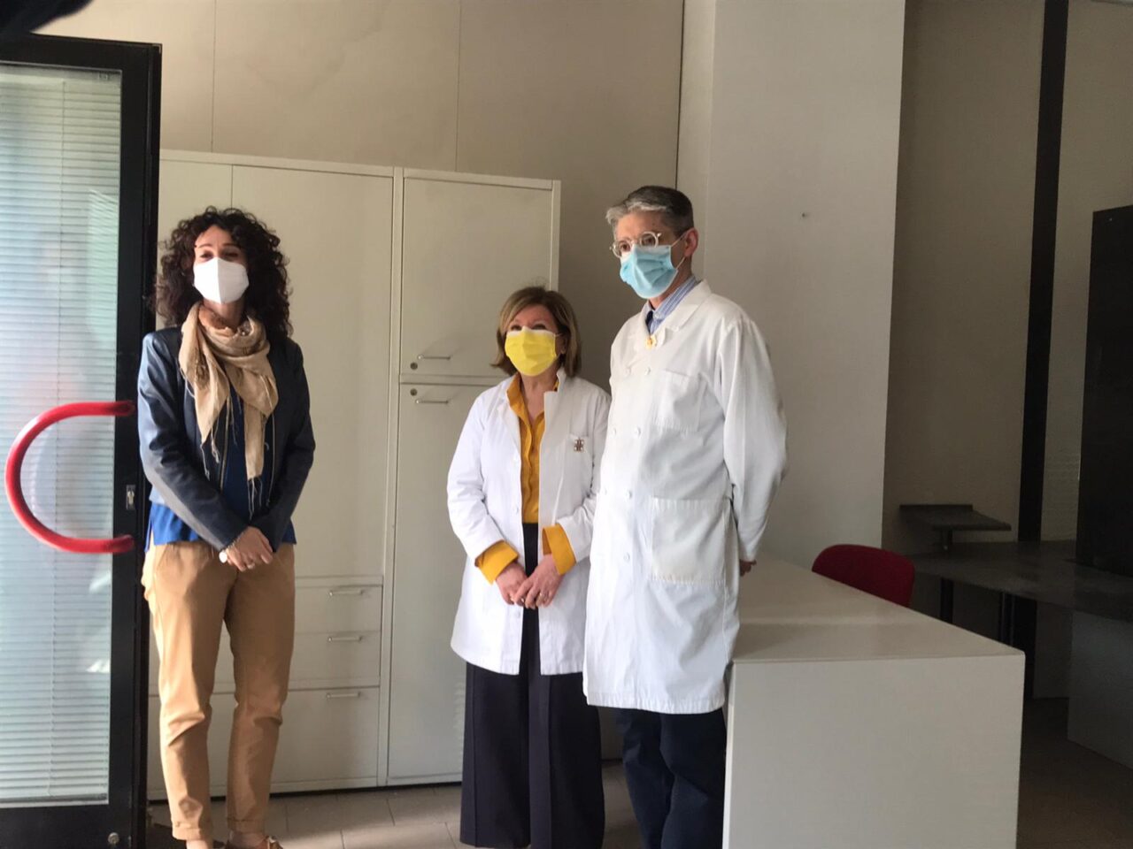 Inaugurato a Cantù il nuovo punto tamponi rapidi vicino alla farmacia