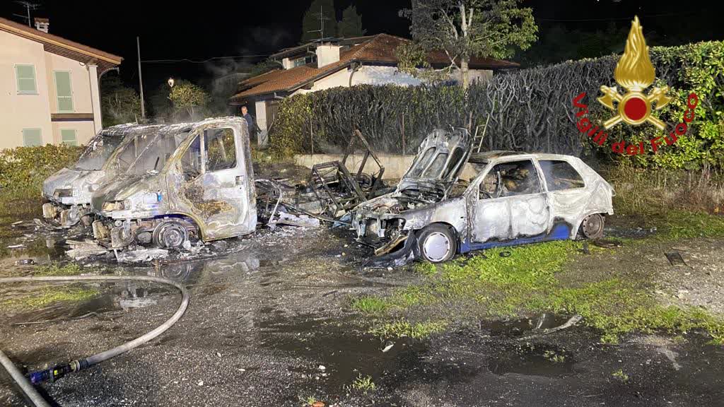 incendio camper lenno