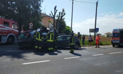 Schianto a Limido: tre auto coinvolte, una finisce nel campo FOTO