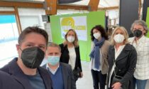 Nicola Molteni e il sindaco di Cantù in visita all'hub vaccinale di Mariano