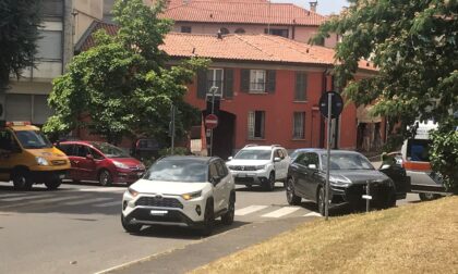 Incidente a Cantù scontro tra auto