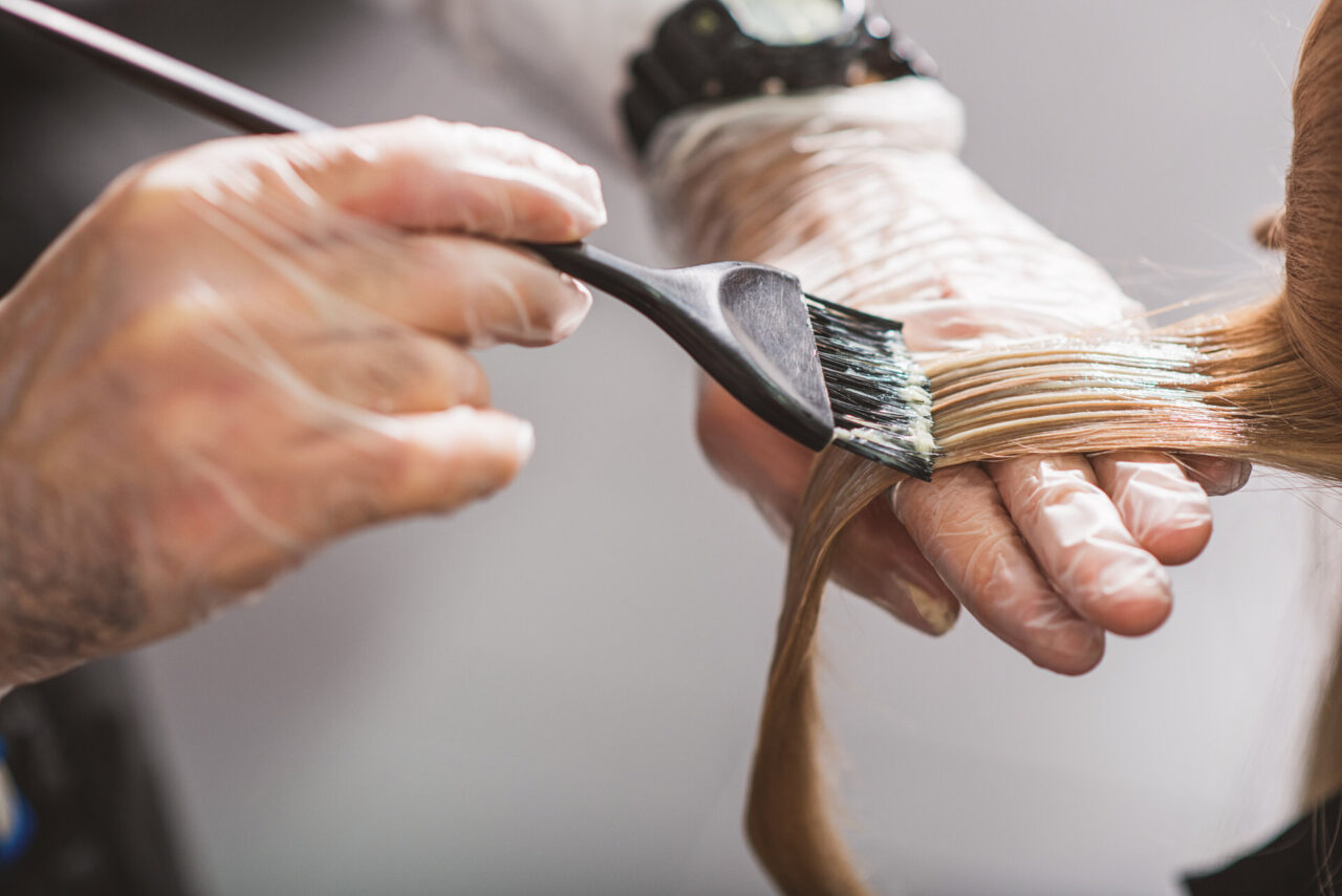 Cura dei capelli: quando la tinta è sbagliata un aiuto arriva dal decapaggio