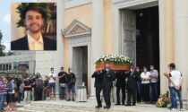 In 500 per l'ultimo saluto a Luca Fusi, il 22enne deceduto nell'incidente nautico